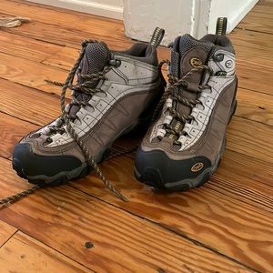 Oboz womens hiking boots - size 7